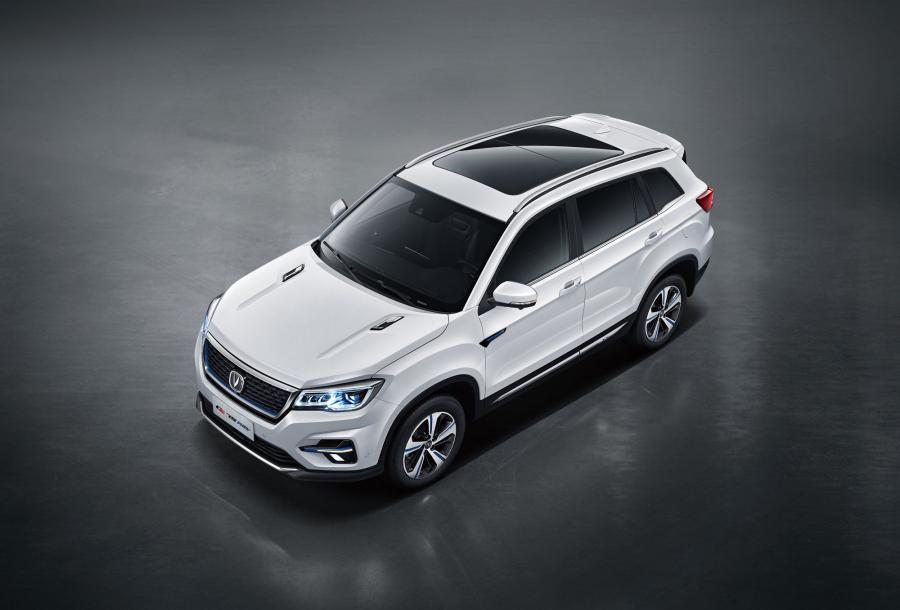  Changan CS75 PHEV 2018 года  (фото 5 из 17)